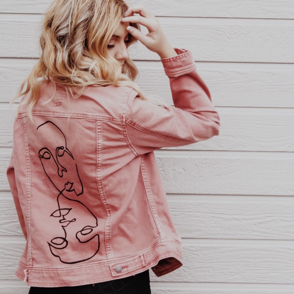 Single line face denim jacket